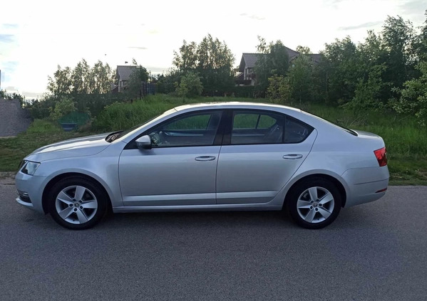 Skoda Octavia cena 55900 przebieg: 139000, rok produkcji 2018 z Zgierz małe 211